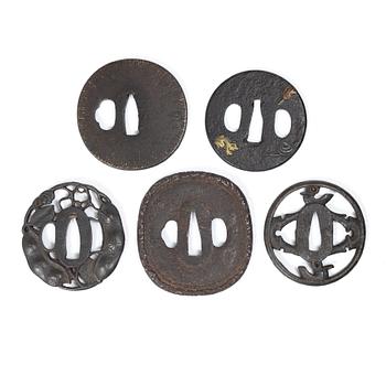 Tsuba, 5 st, Shinto/Shinshinto, varav två Meiji.