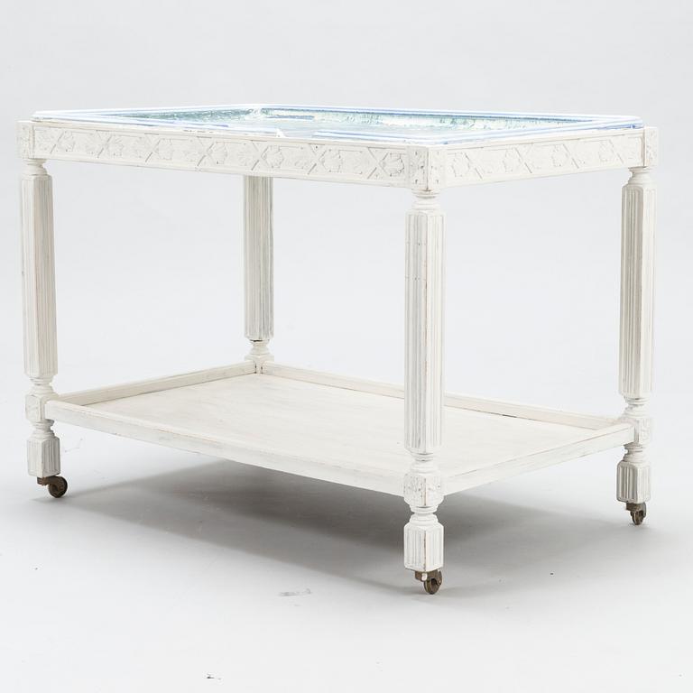 BIRGER KAIPIAINEN, A tray table/tea trolley signed Kaipiainen 1942, Arabia.