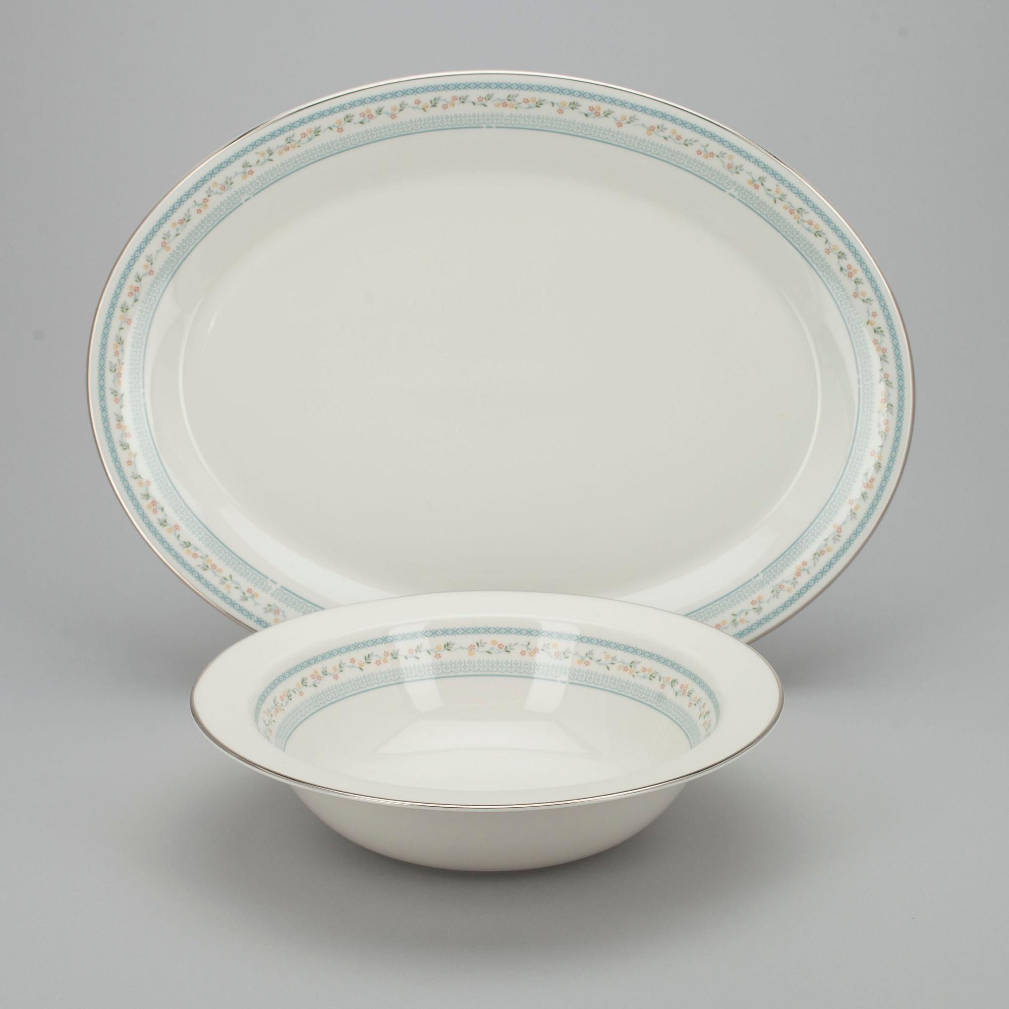 SERVIS, 43 delar, porslin, Royal Doulton, "Floral Garland", England 1978.