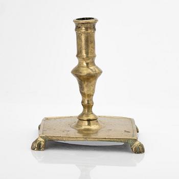 Ljusstake, mässing, barock, omkring år 1700.