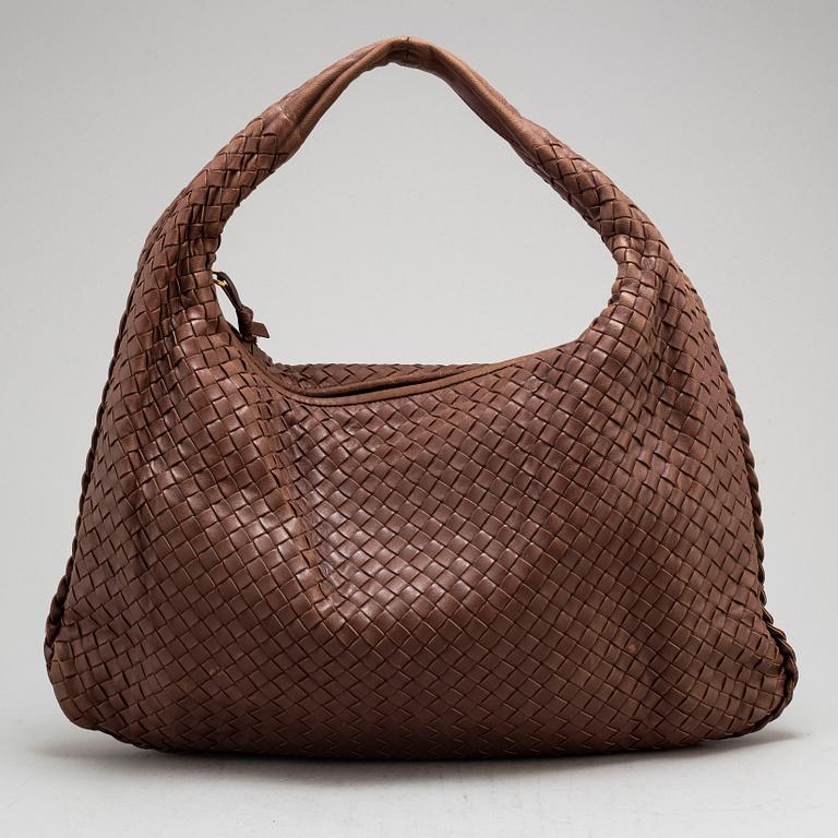BOTTEGA VENETA, a 'Veneta' bag.