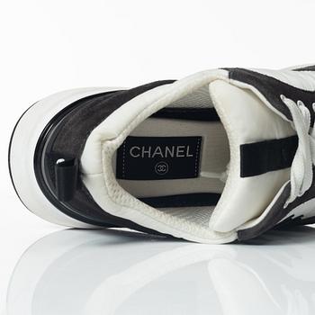 Chanel, sneakers, size 38.