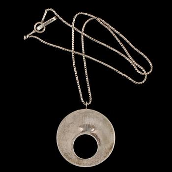 HÄNGE, silver, Isaac Cohen, Stockholm, 1965. Vikt 48 g.