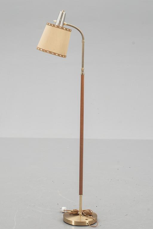 GOLVLAMPA, Armaturhantverk. 1900-talets andra hälft.