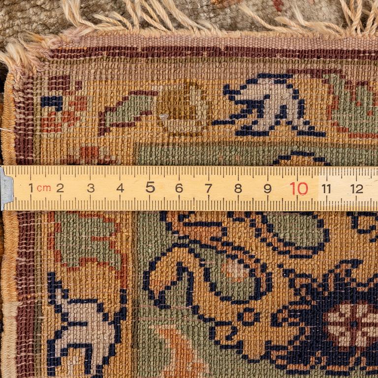 Matta, antik silke Kayseri, ca 170 x 116 cm.