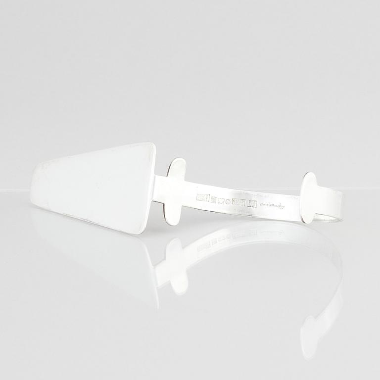 Anna-Stina Åberg, a sterling silver cake server, Nyköping 2003.