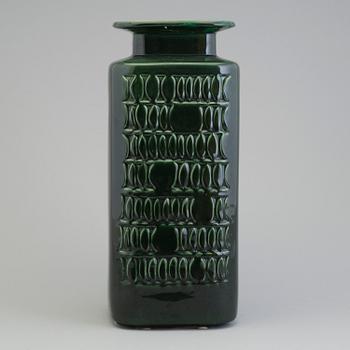 CHRISTINA FIEDLER, "Mistel" vas, keramik, Bo Fajans, 1900-talets andra hälft.