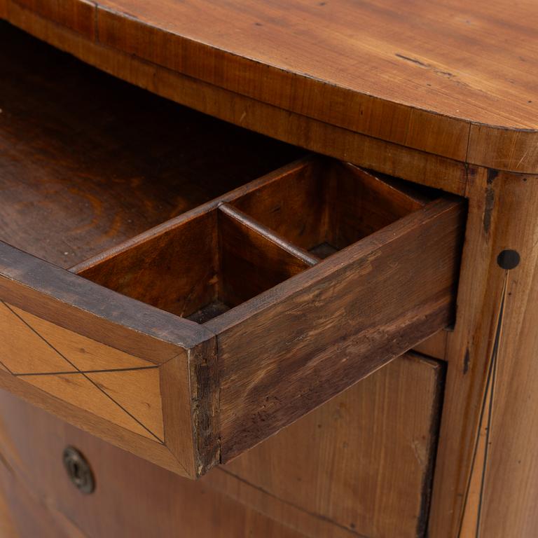 Chest of drawers, first half of the 19th century.