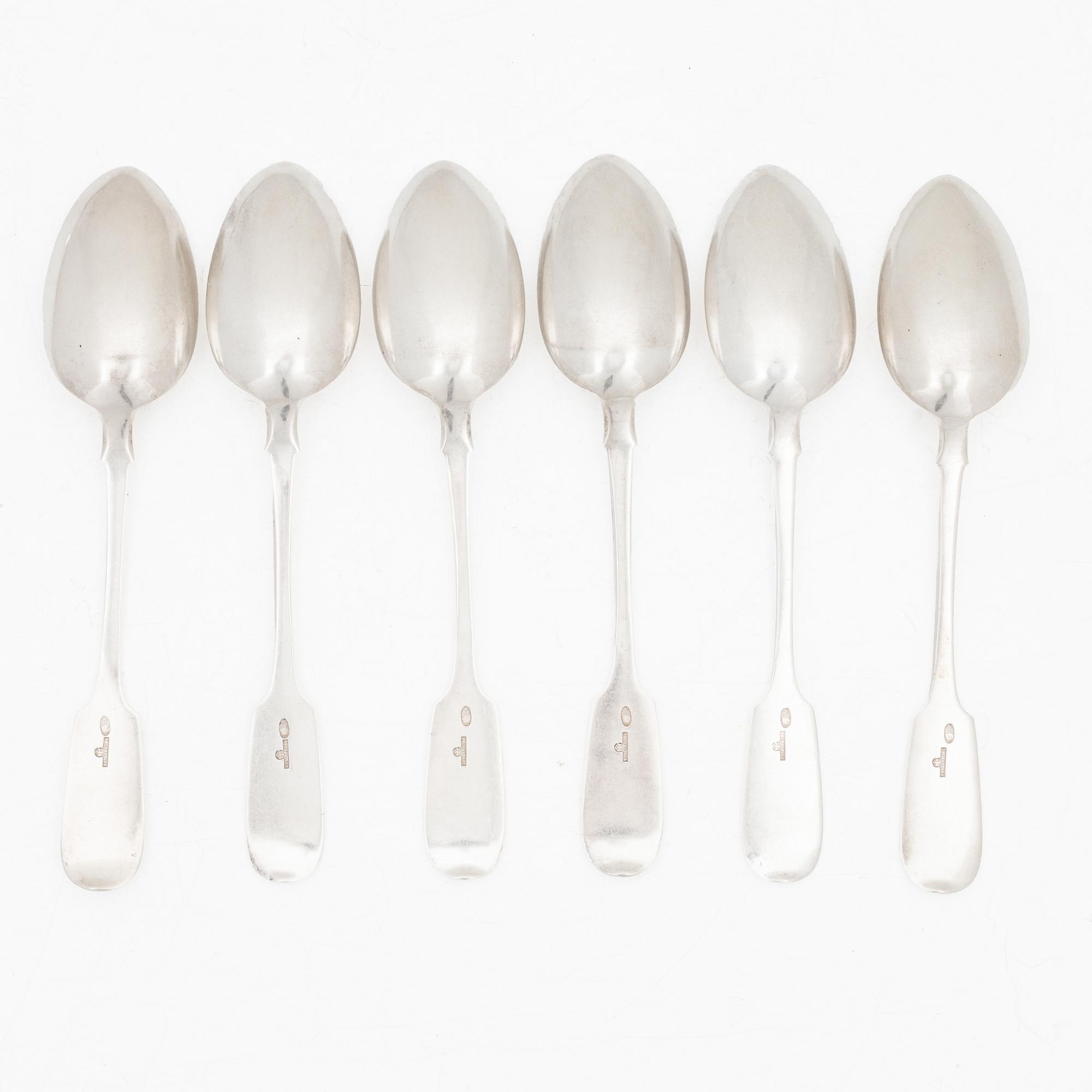 Six Russian silver dinner spoons, mark of Chlebnikov, Moscow, 1908–1926.