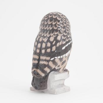 A porcelain figurine of an owl, Bing & Grøndahl, Denmark, 20th Century.