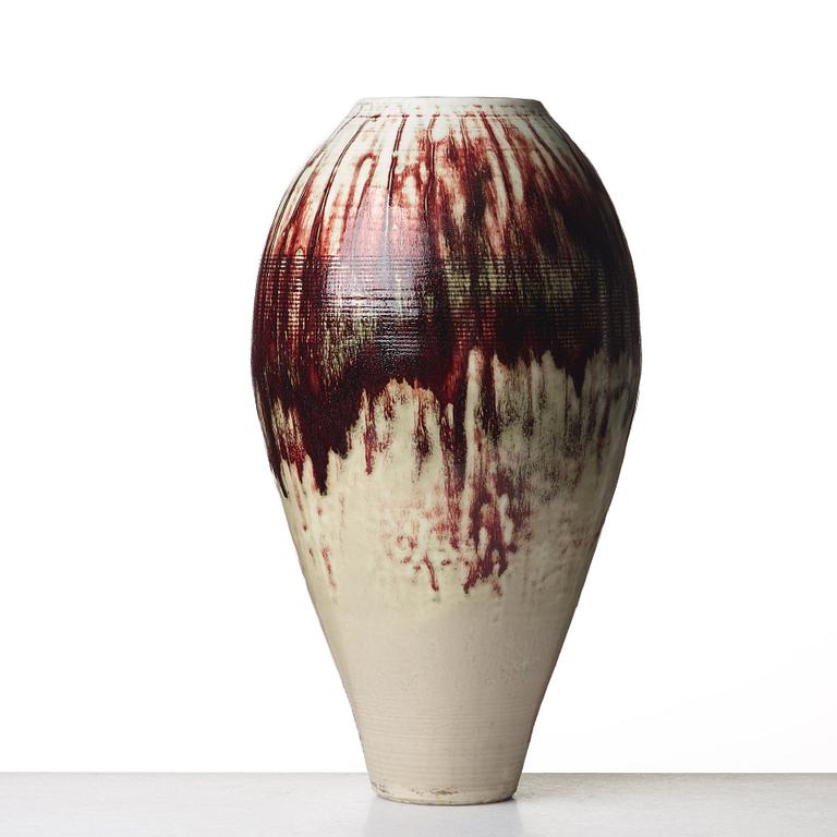Toini Muona, a glazed ceramic floor vase, Arabia, Finland, mid 20th century.