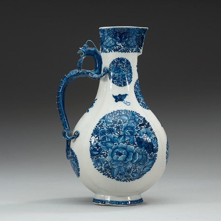 KANNA, porslin. Qing dynastin, Qianlong (1736-95).