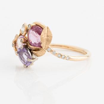 Ring with pink sapphires and brilliant-cut diamonds.