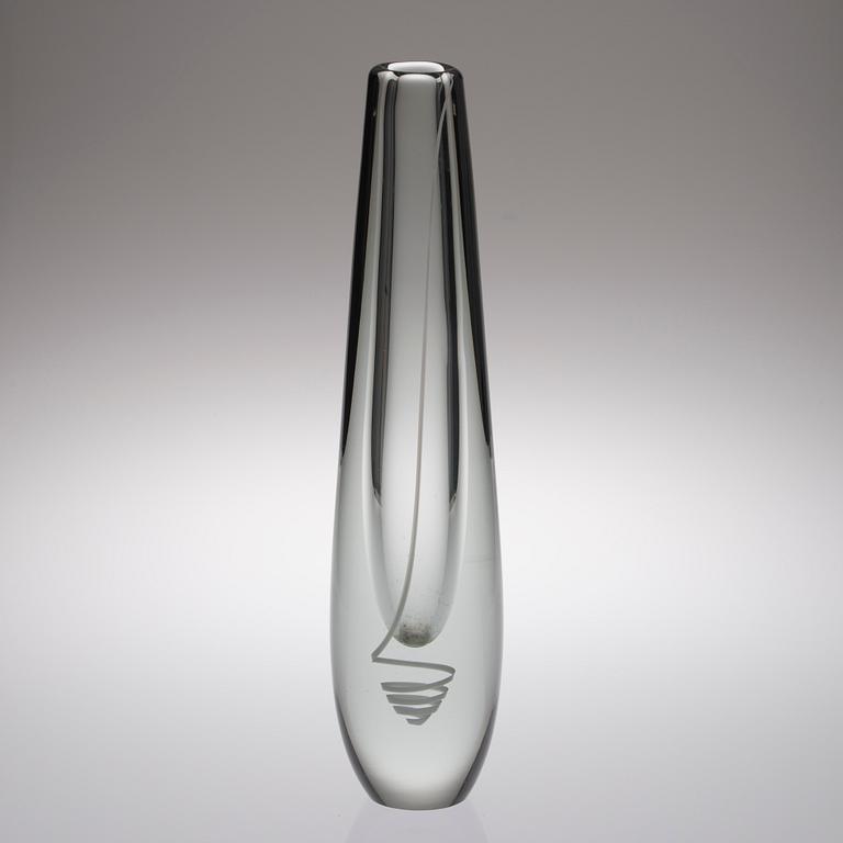 GUNNEL NYMAN, VASE. Serpentine. Signed G. Nyman, Nuutajärvi Notsjö -55.