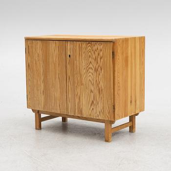 Göran Malmvall, a pine cabinet, Sweden, mid 20th century.