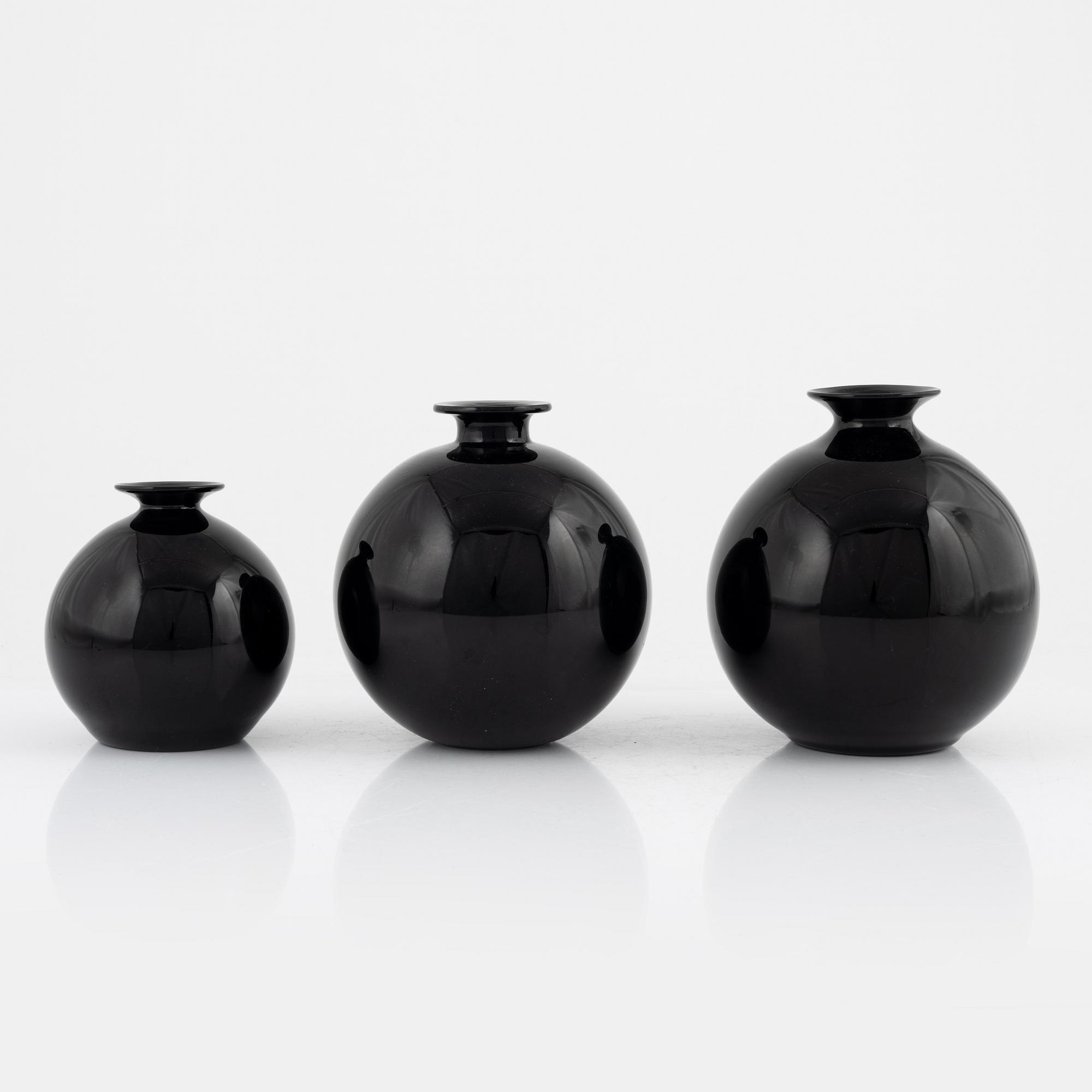 Harald Notini, a set of three 'Flower Ball' vases from Böhlmarks/Pukeberg, 1930's.