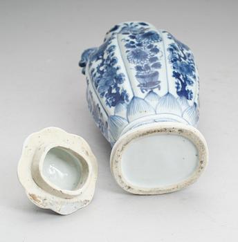 LOCKURNA, porslin, Kina, sannolikt 1800-tal.