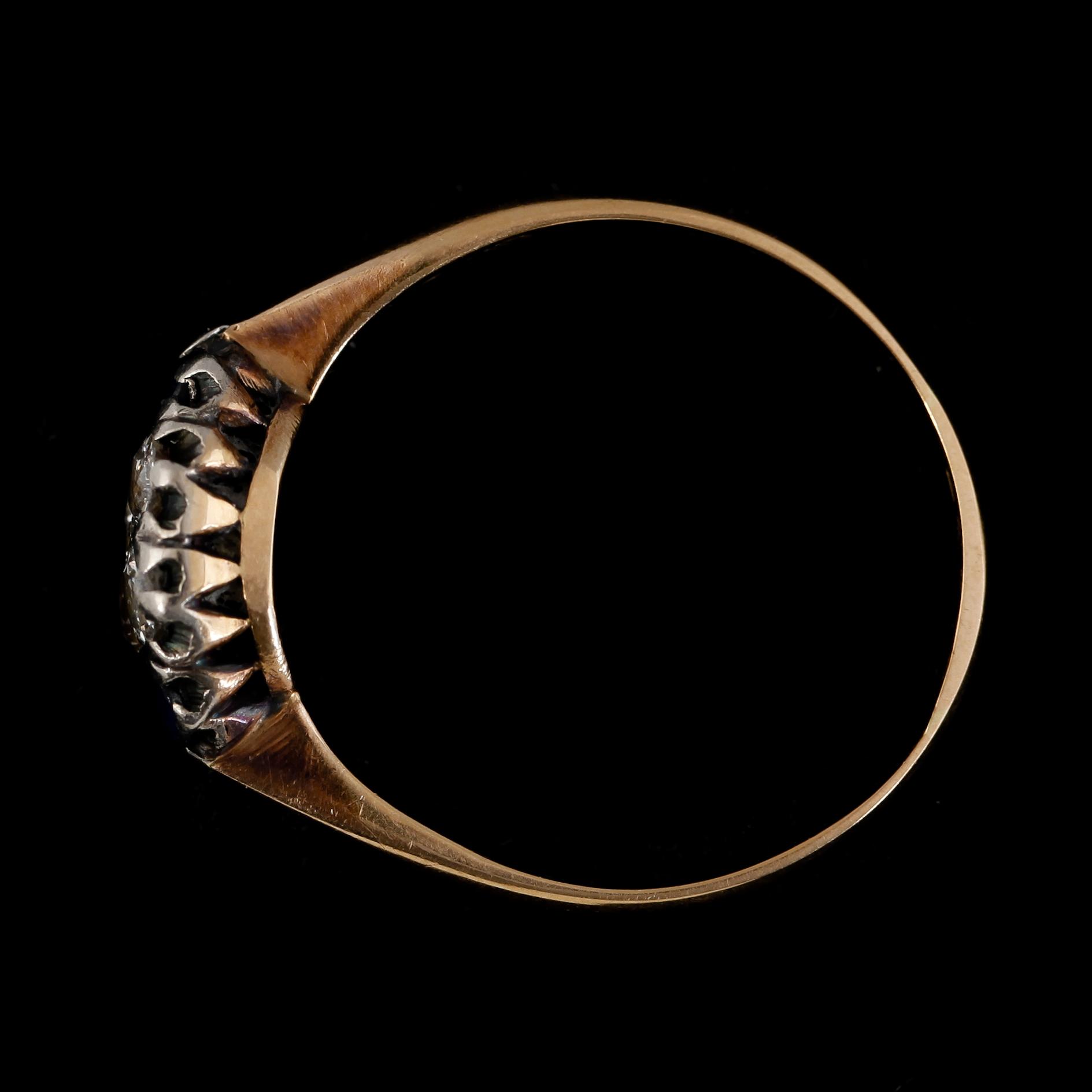 RING, 18K guld, briljantslipade diamanter och safirer, svenska stämplar, 1919. Total vikt ca 2 g.