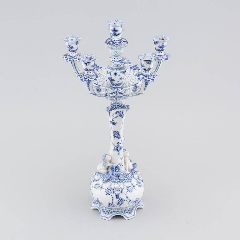 KANDELABER, porslin, "Musselmalet", Royal Copenhagen, 1974-78.