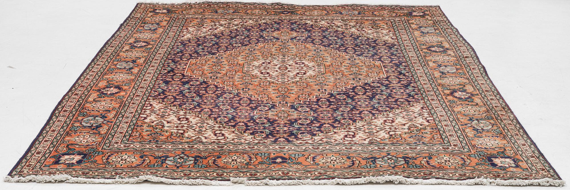 Carpet, Tabriz, 277 x 202-206 cm.