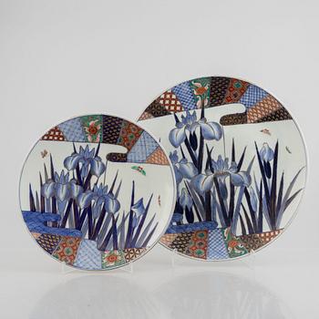 Two Japanese porcelain plates, early 20th centur.
