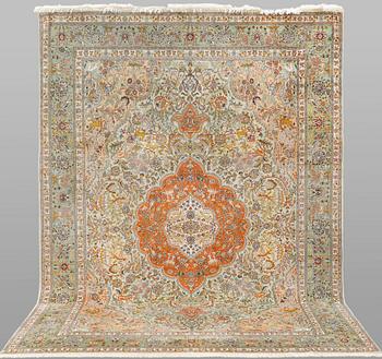 A figural Tabriz carpet, 50 Raj, so called Tabatabai, approx. 350 x 250 cm.