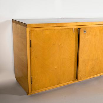 Artek Design, sideboard beställningsarbetet tillverkare O.Y. Huonekalu- ja Rakennustyötehdas A.B., 1952.