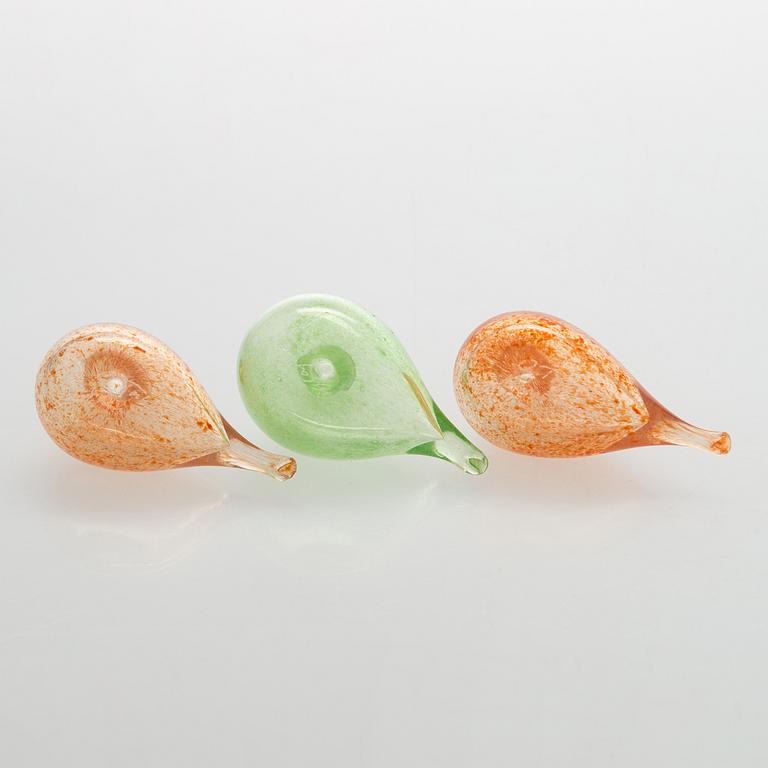 Oiva Toikka, Miniature glass birds, "Goldcrest", 3 pcs, signed Oiva Toikka Nuutajärvi.