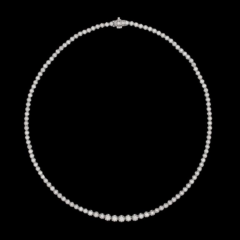 A brilliant cut diamond necklace, tot. 5.04 cts.