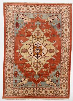 A carpet, Heriz pattern, ca. 432 x 305 cm.