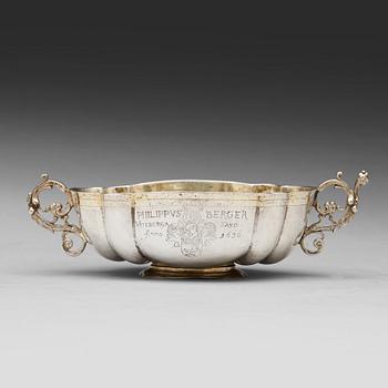 176. A German 17th century parcel-gilt silver brandy-bowl, unmarked, dated 1636.