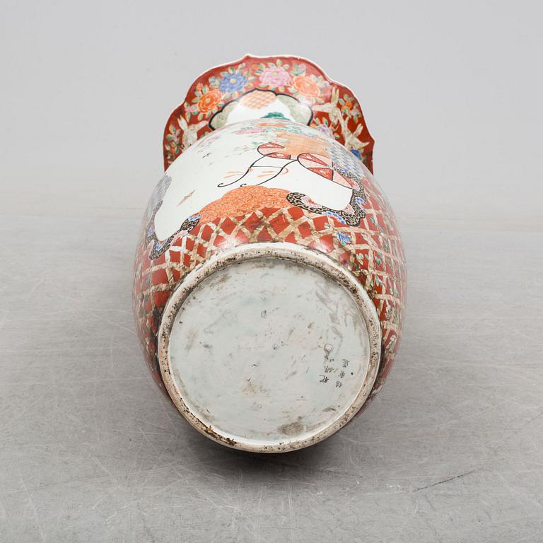 A massive Japanese 20th century imari porcelain vase.