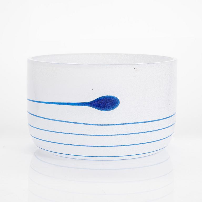 Markku Salo, a 'Sini' glass bowl, signed and numbered Markku Salo Nuutajärvi 195/1917.