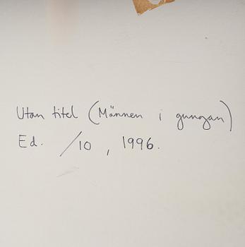 Maria Miesenberger, "Utan titel (Männen i gungan)", 1996.