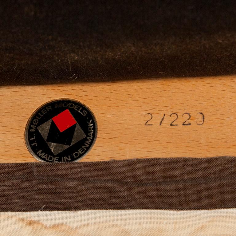 MATBORD samt STOLAR, 4 st, design Nils Ole Møller, JL Møller, Danmark 1900-talets mitt.