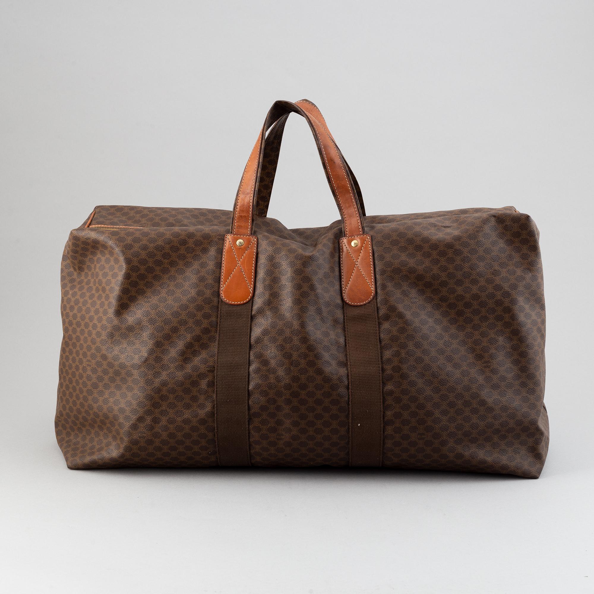 Céline, a canvas weekendbag.