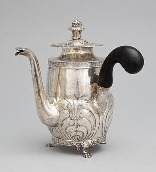 KAFFEKANNA, silver, Carl Fredrik Hultbom, Stockholm, 1830. Tot vikt ca 503 g.