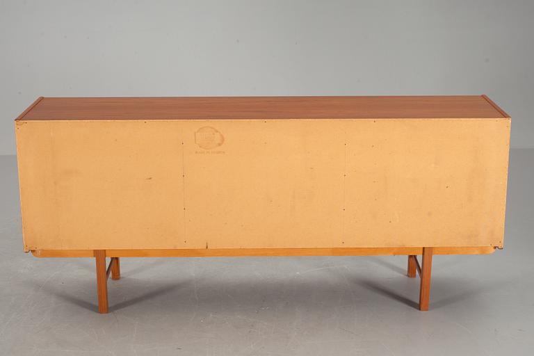 SIDEBOARD, möjligen  IKEA.