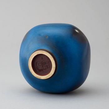 A Berndt Friberg stoneware vase, Gustavsberg Studio 1972.