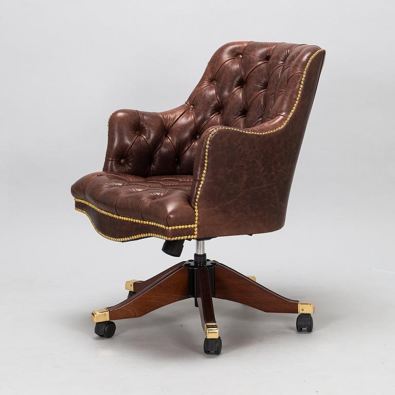 Skrivbordsstol, Chesterfield-modell, 1900-talets slut.