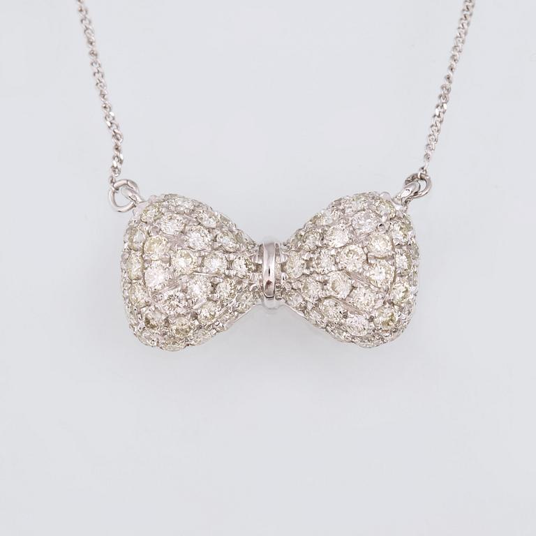 COLLIER, 18K vitguld med briljantslipade diamanter ca 0.60 ct. Vikt 1,8 gram.