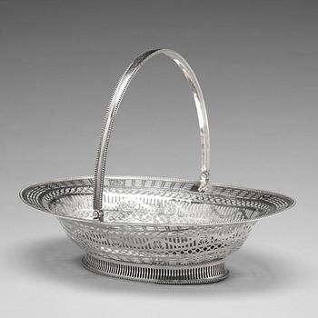 211. An English 18th century silver bread basket, marked London 1780. George III.