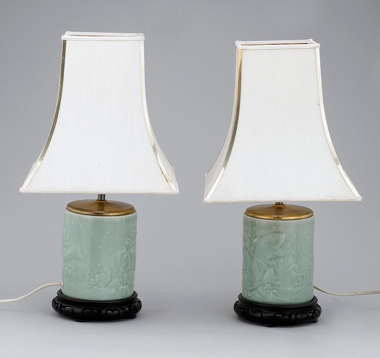 BORDSLAMPOR, ett par, porslin, Kina, 1900/2000.