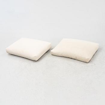 Antonio Citterio, a 'Groundpiece' modular sofa, Flexform, Italy.