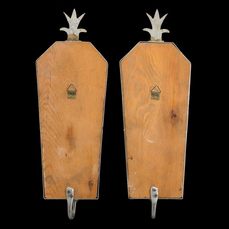 A pair of Art Deco mirror wall sconce from the 1930s.