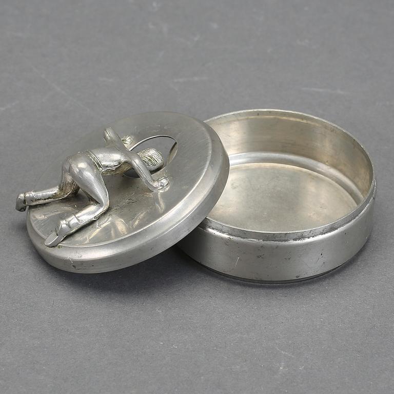 MANSCHETTKNAPPSASK, tenn, "Originell", Widerholm & Dahlberg, Eskilstuna, 1930/40-tal.