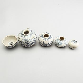 A group of South East Asian ceramics, 16th/17th Century.