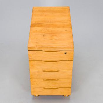 Aino Aalto, A 1940's 'B96' drawer unit for O.Y. Huonekalu- ja Rakennustyötehdas A.B. Finland.
