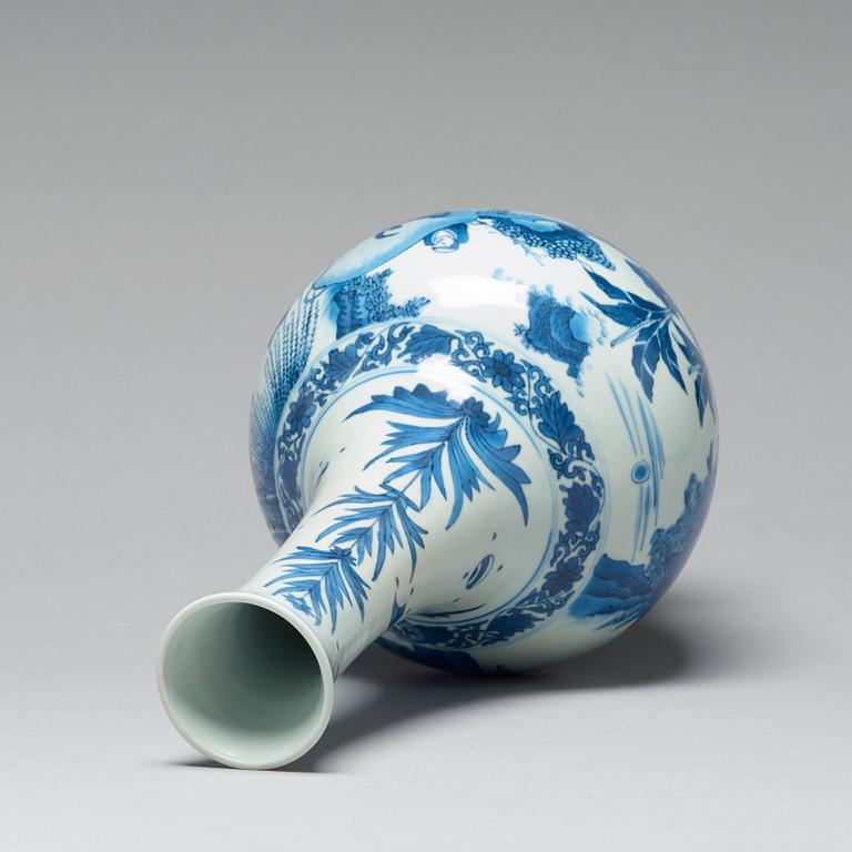 A large blue and white Transitional vase, 17th Century, Chongzhen (1635-44).