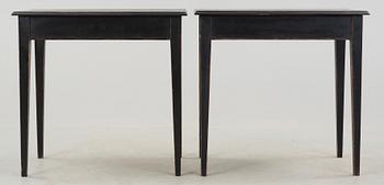 BORD, ett par, gustaviansk stil, 1800-talets slut.